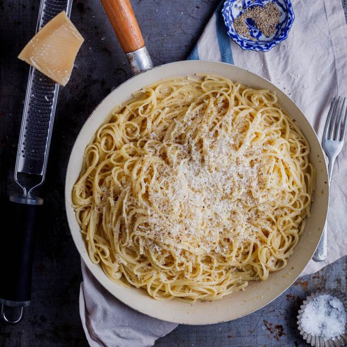 Cacio e pepe sauce recipe