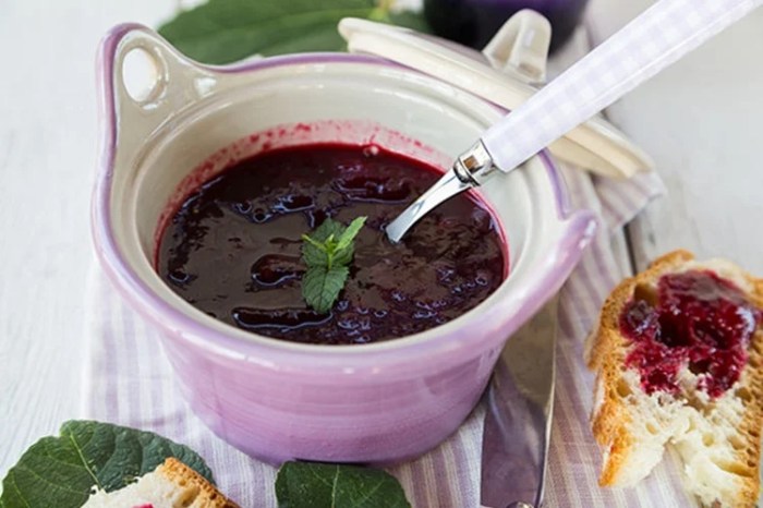 Recipe plum sauce