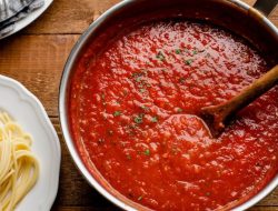 Simple Pasta Sauce Recipe with Fresh Tomatoes