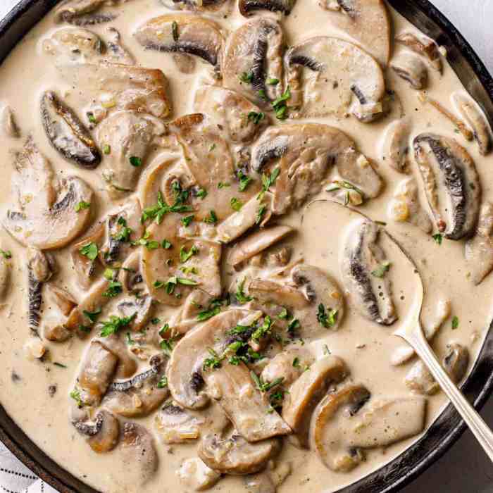 Cream and mushroom sauce recipe